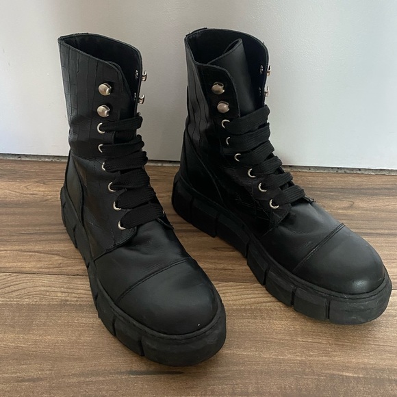 Alohas Leather & Croc Combat Boot - Picture 5 of 7